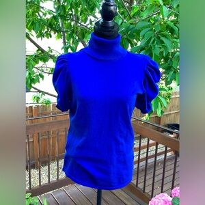 Nice short sleeve top 💙💙💙